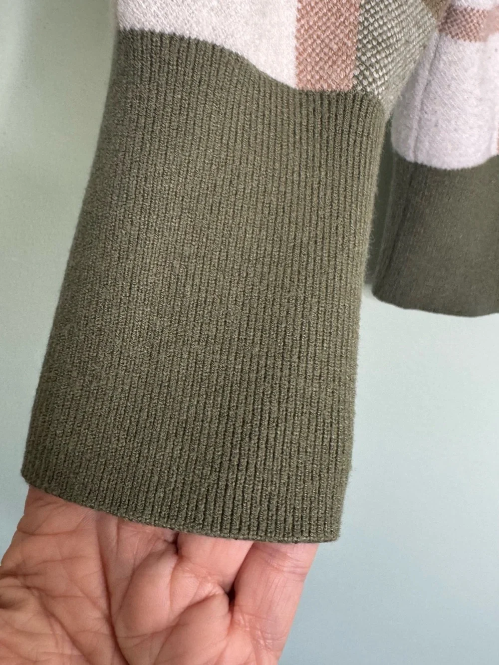 Rachel Zoe Plaid V-Neck Soft Knit Cardigan Olive Green Tan Medium